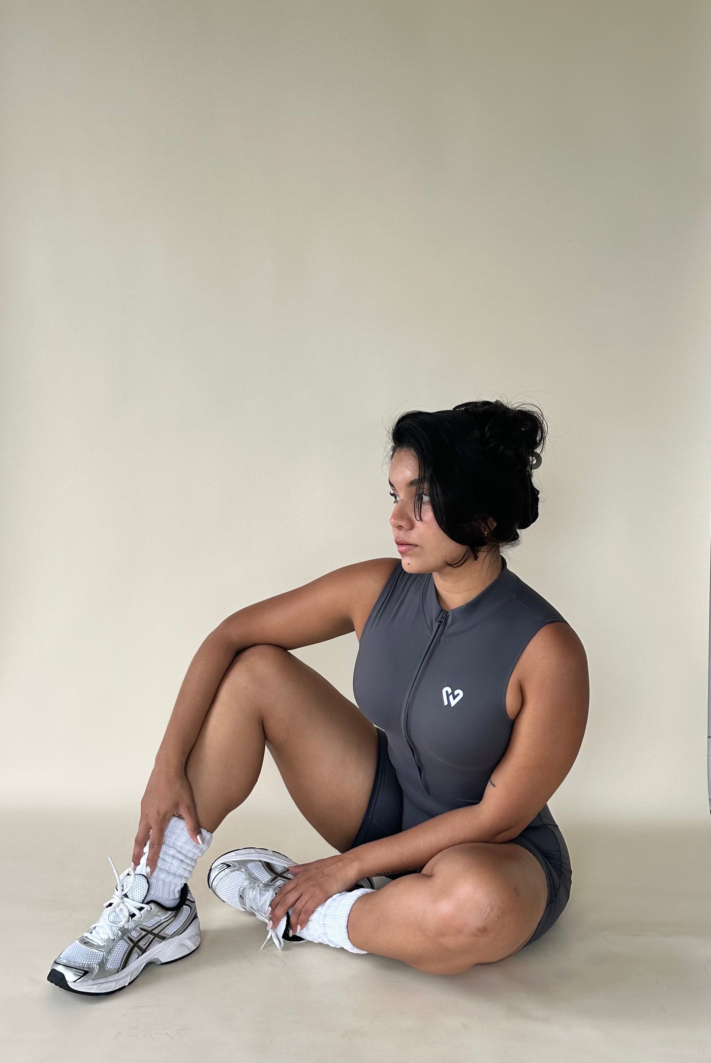 Softmove zip short suit