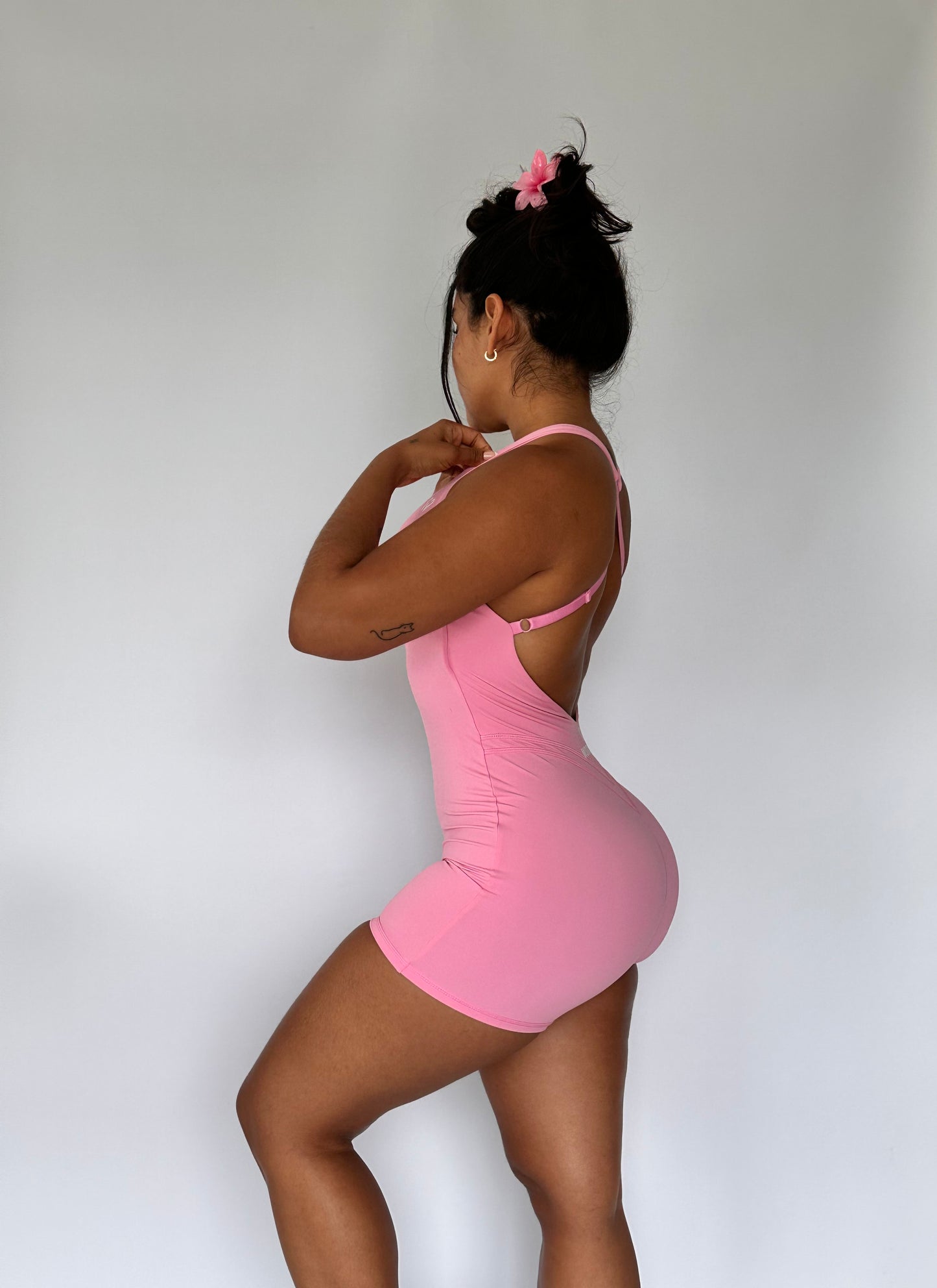 CONTOURMOVE SHORT STRAPPY SUIT