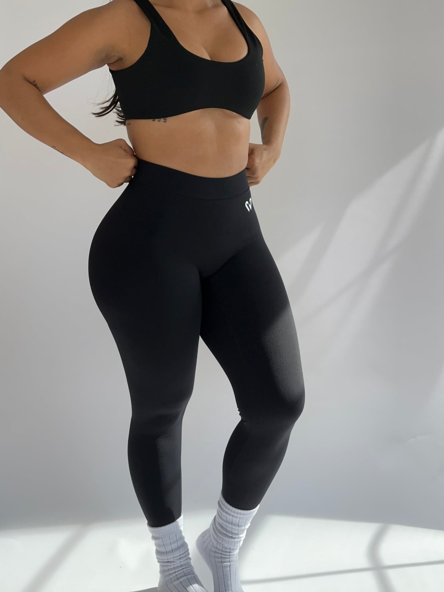 FORMMOVE LEGGINGS V SCRUNCH
