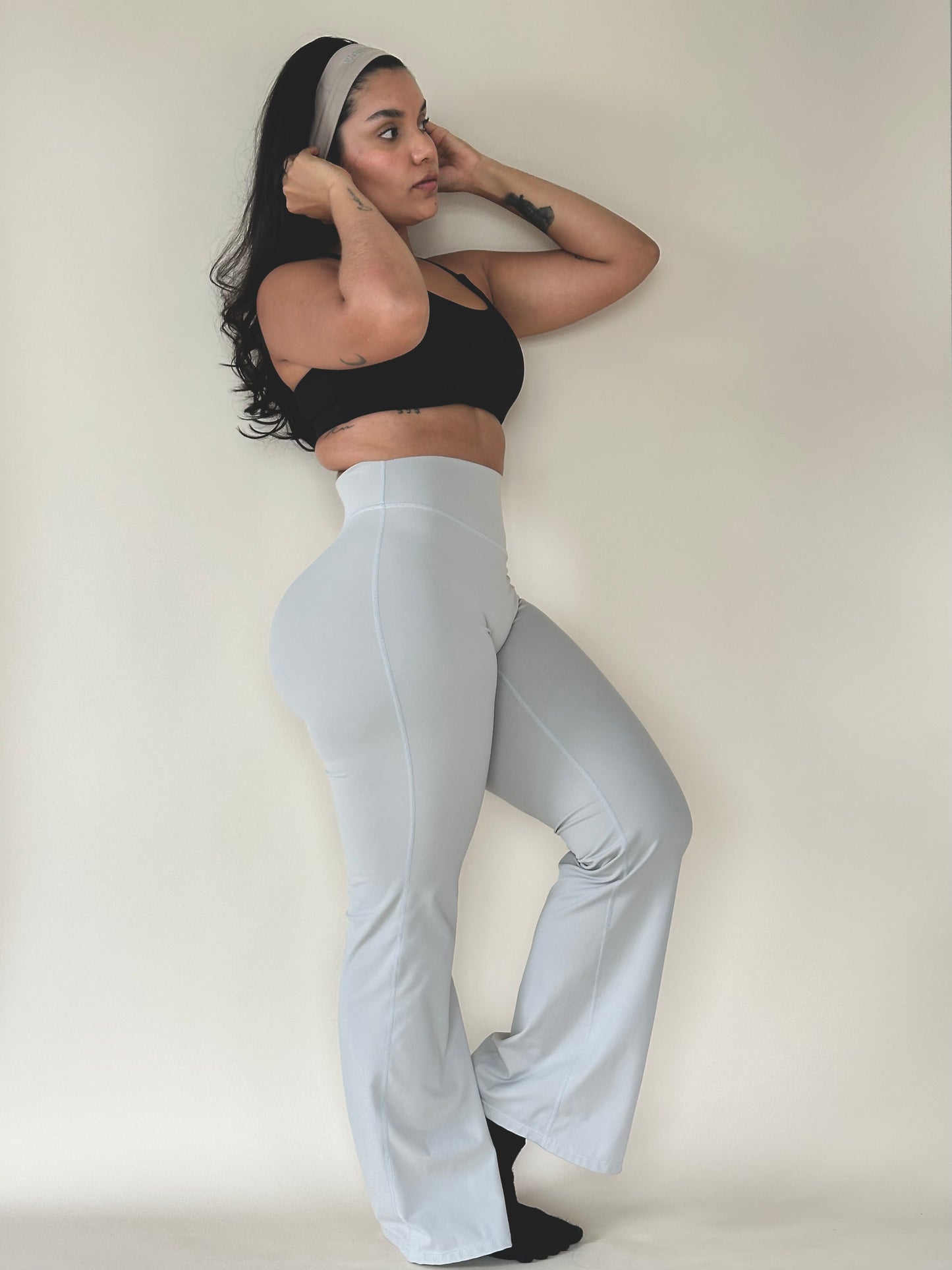 Classic high-waisted flare leggings