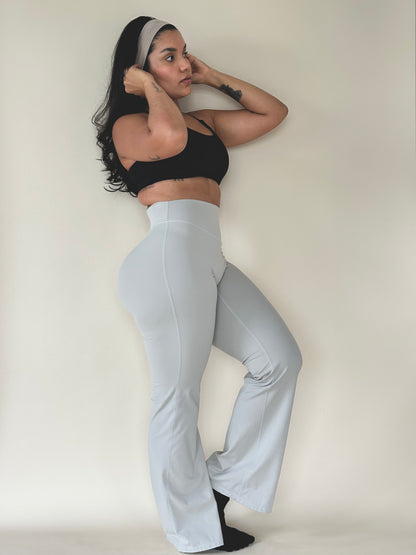 Classic high-waisted flare leggings