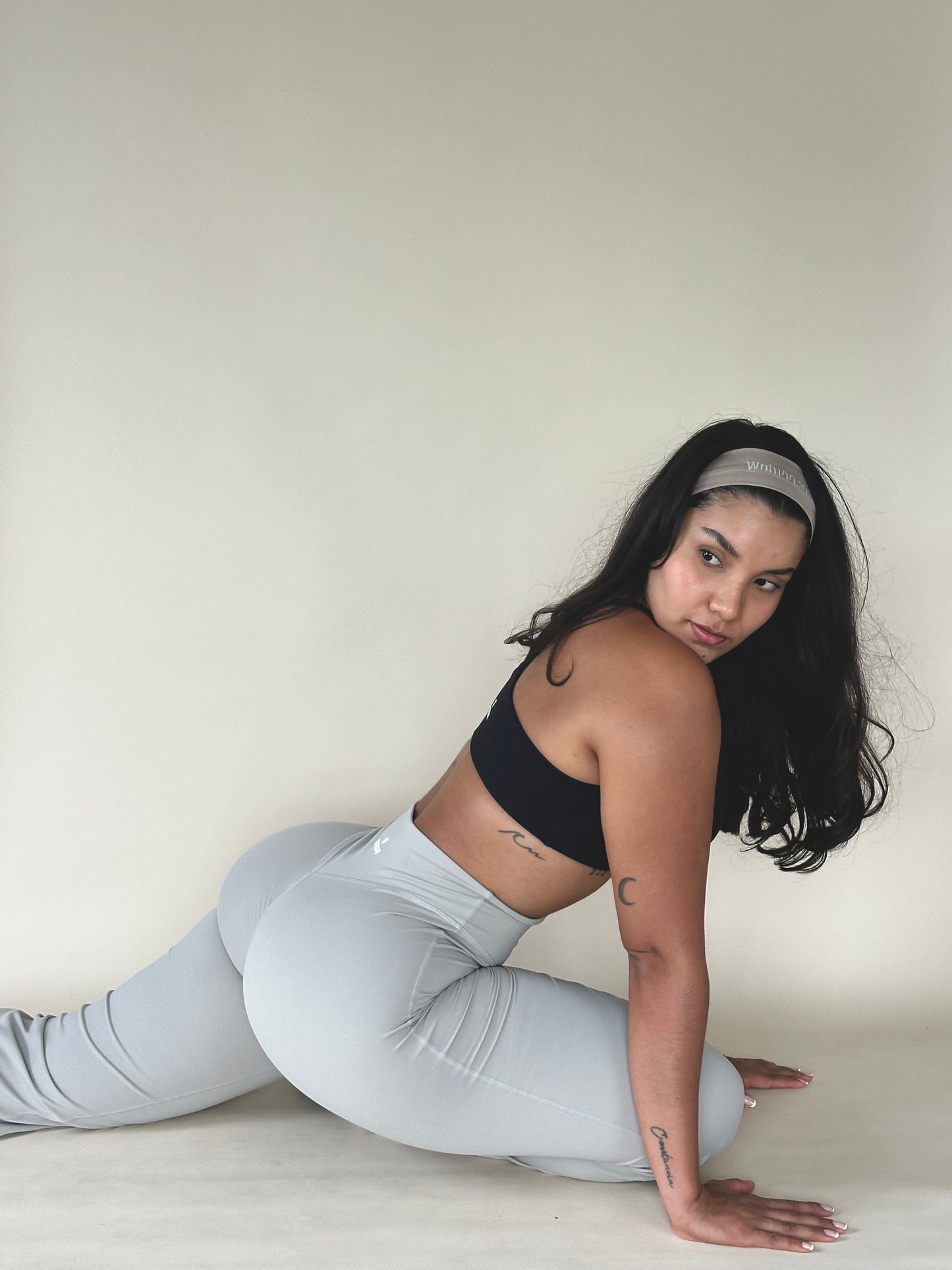 Classic high-waisted flare leggings