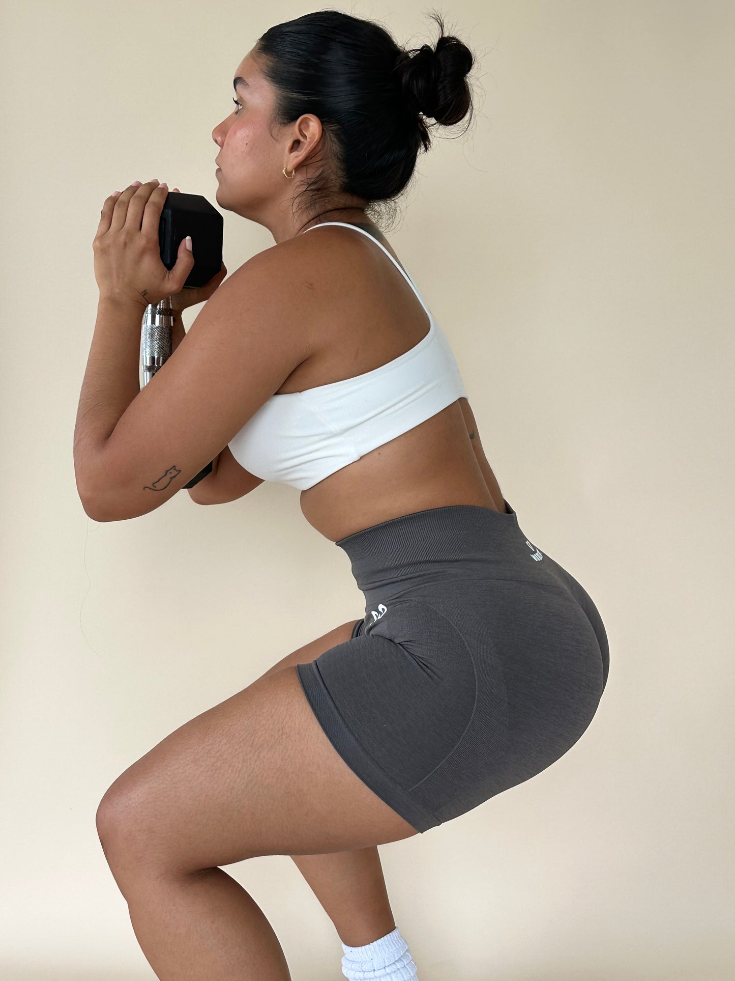 Sculptmove Seamless mid-rise shorts