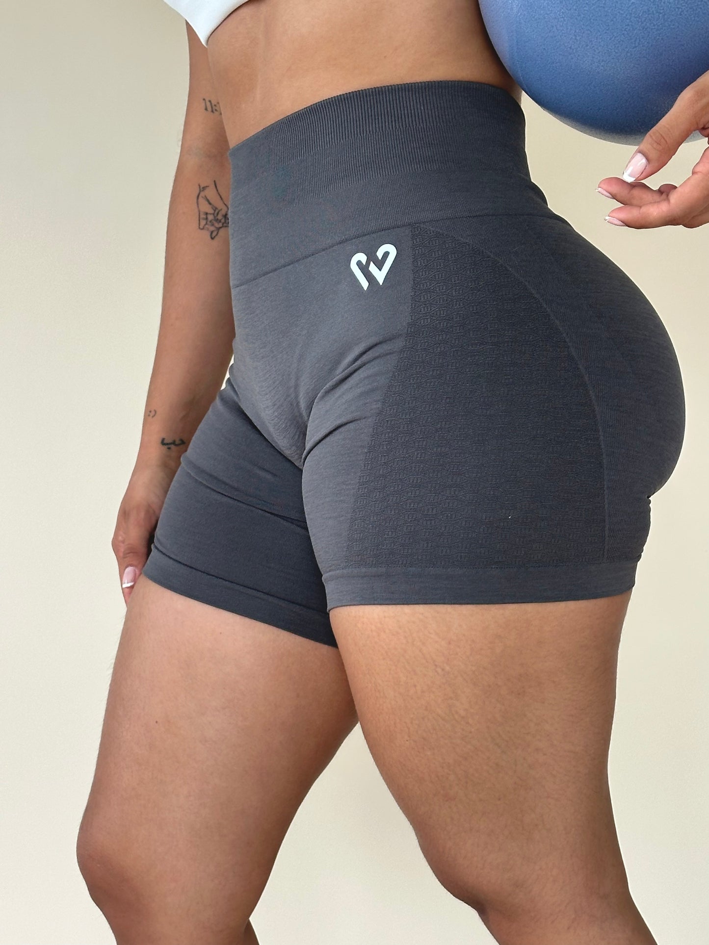 Sculptmove Seamless mid-rise shorts