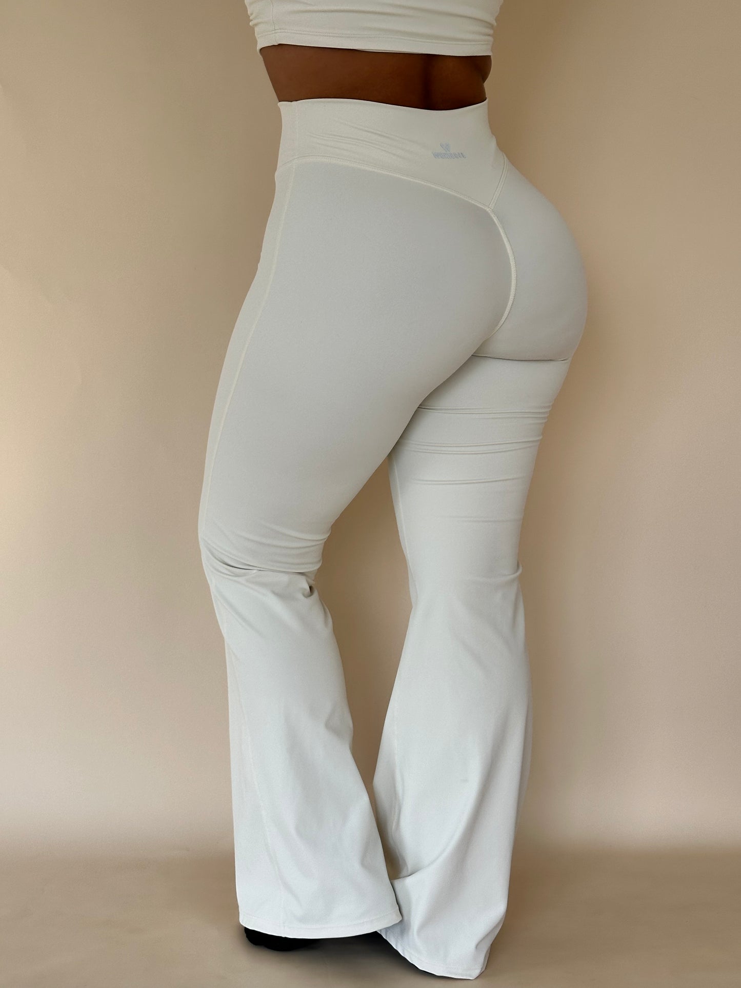 Classic high-waisted flare leggings