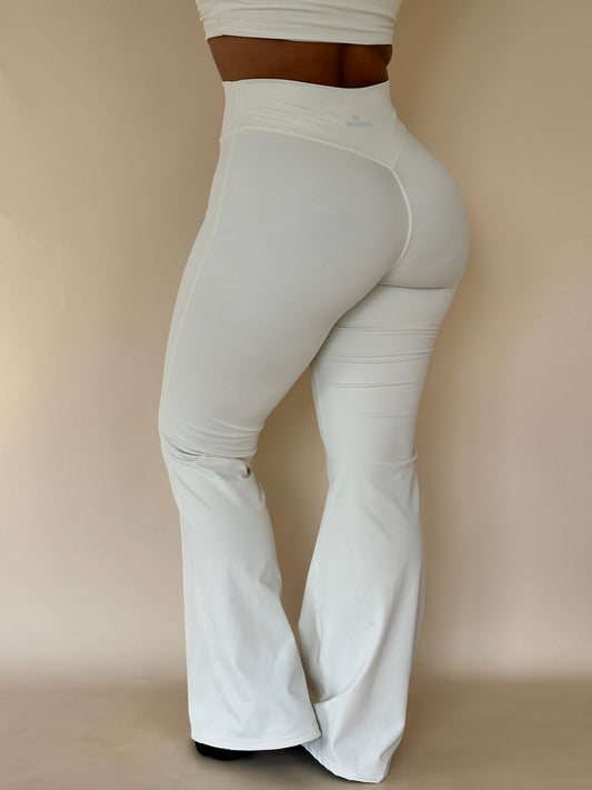 Classic high-waisted flare leggings