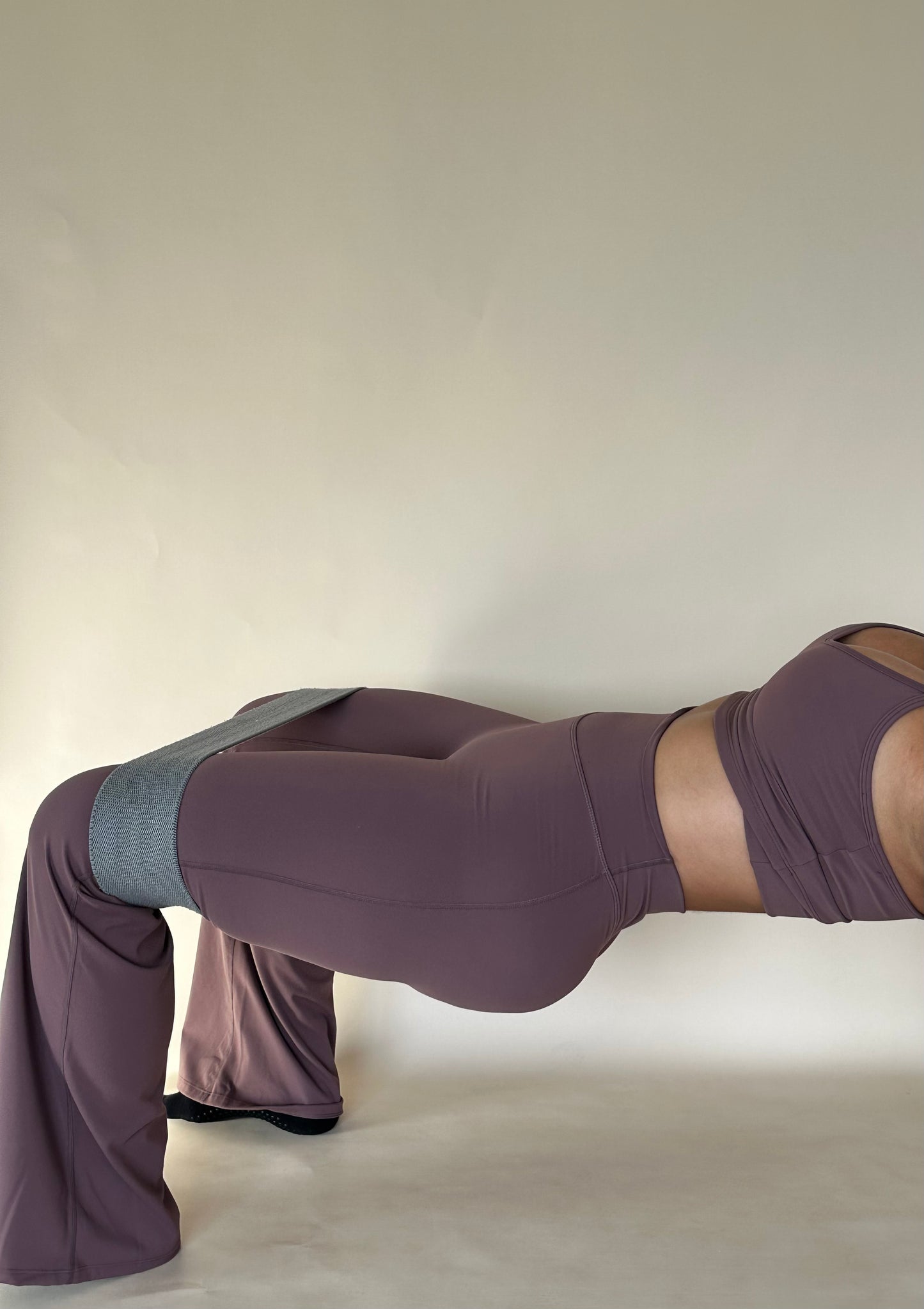 Classic high-waisted flare leggings