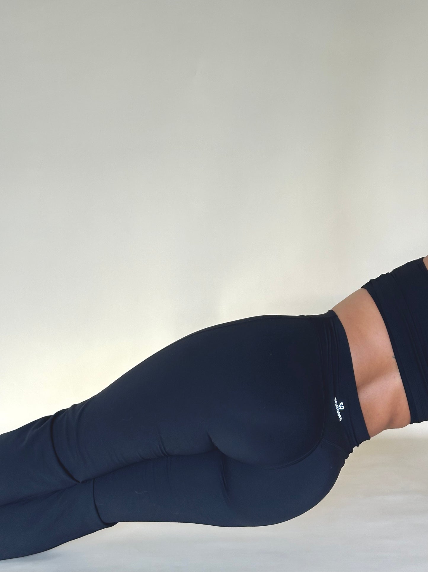 Classic high-waisted flare leggings
