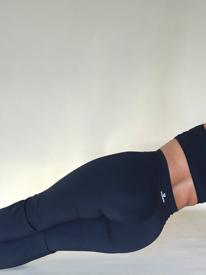 Classic high-waisted flare leggings