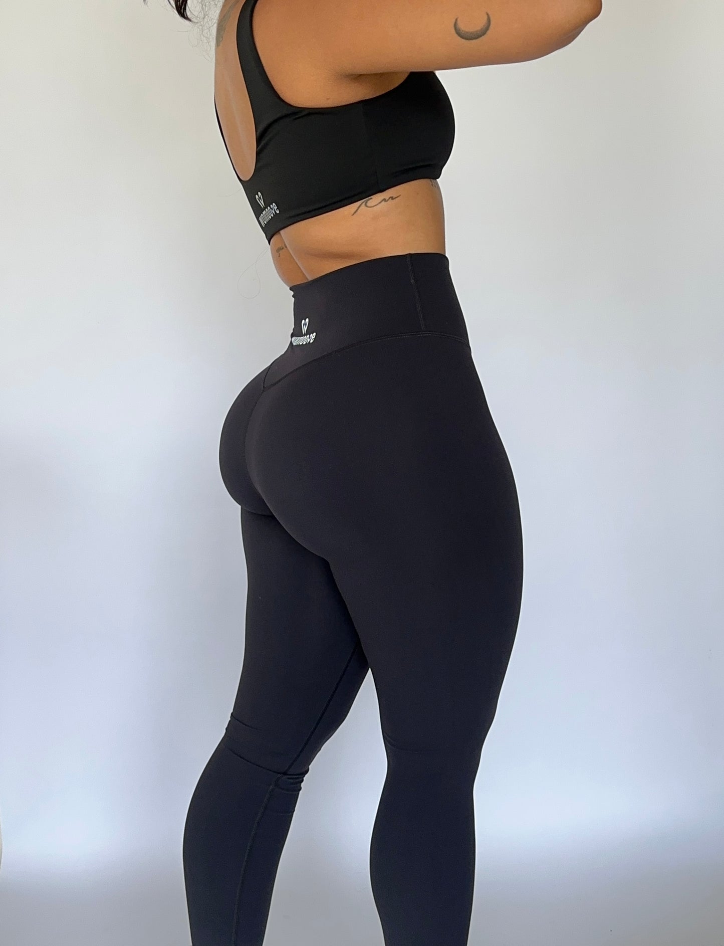 LEGGINGS ESSENTIAL SCULPT