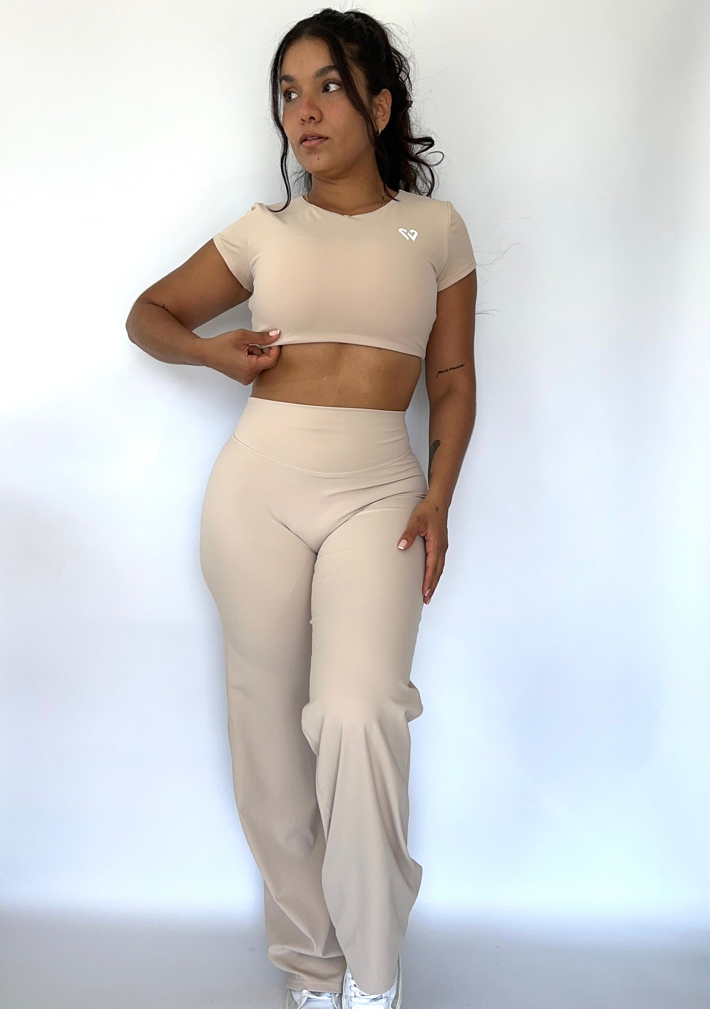 CROP TOP SHORT SLEEVE