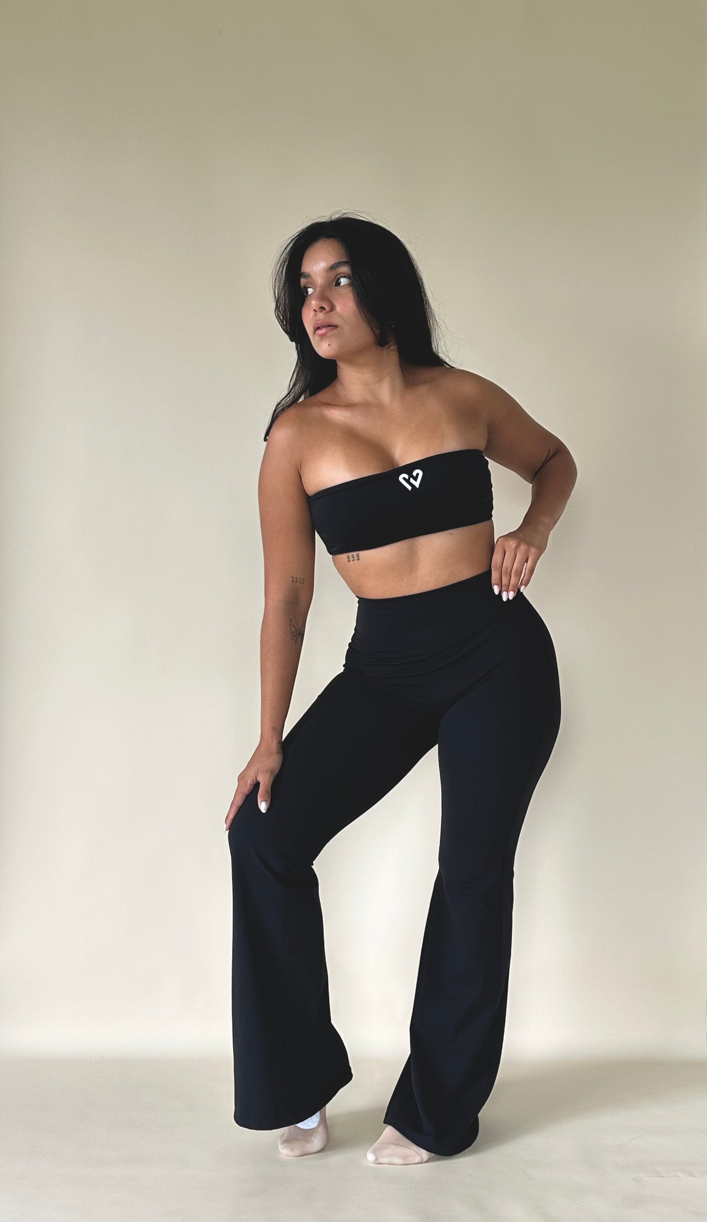 Classic high-waisted flare leggings
