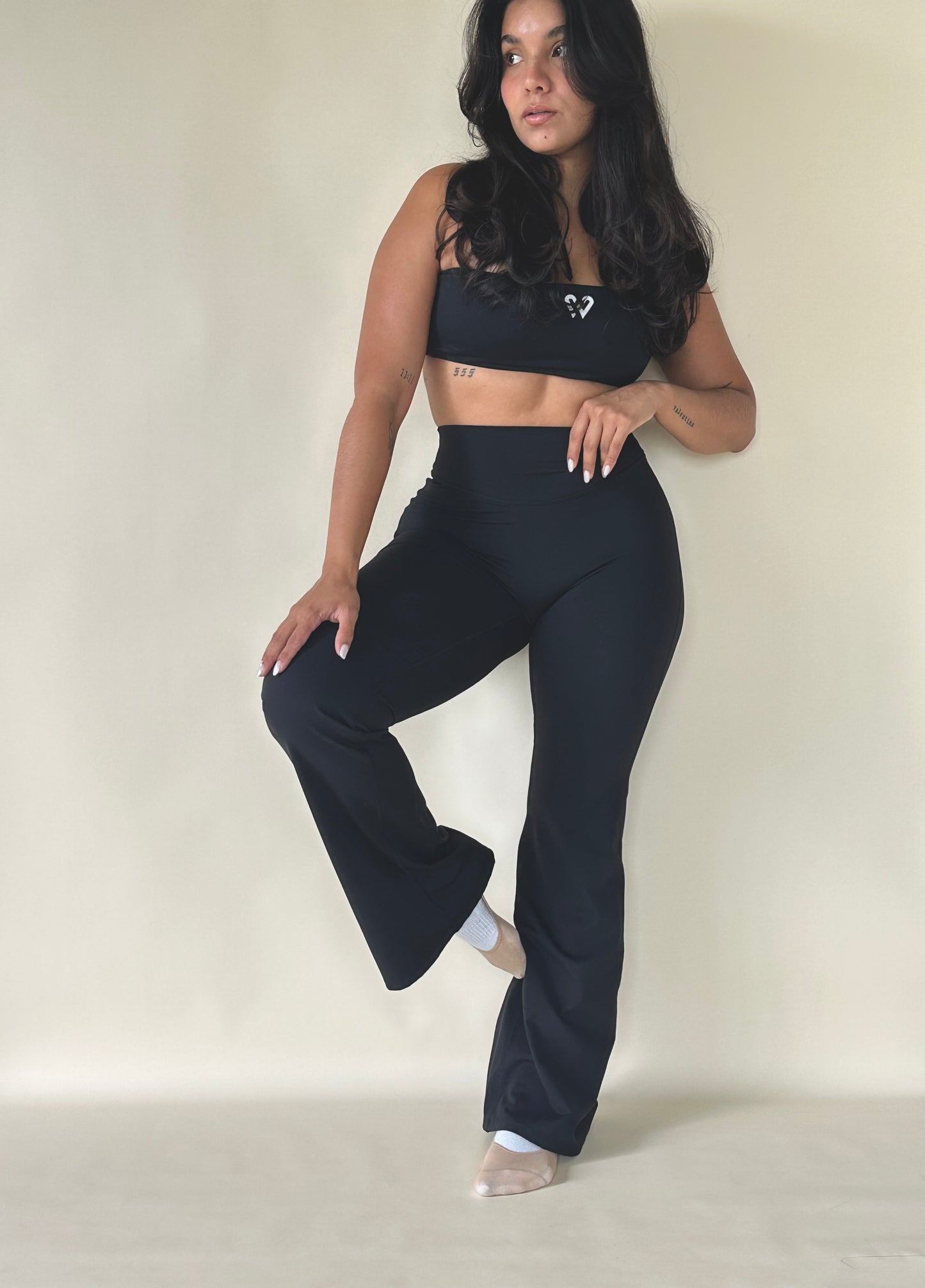 Classic high-waisted flare leggings