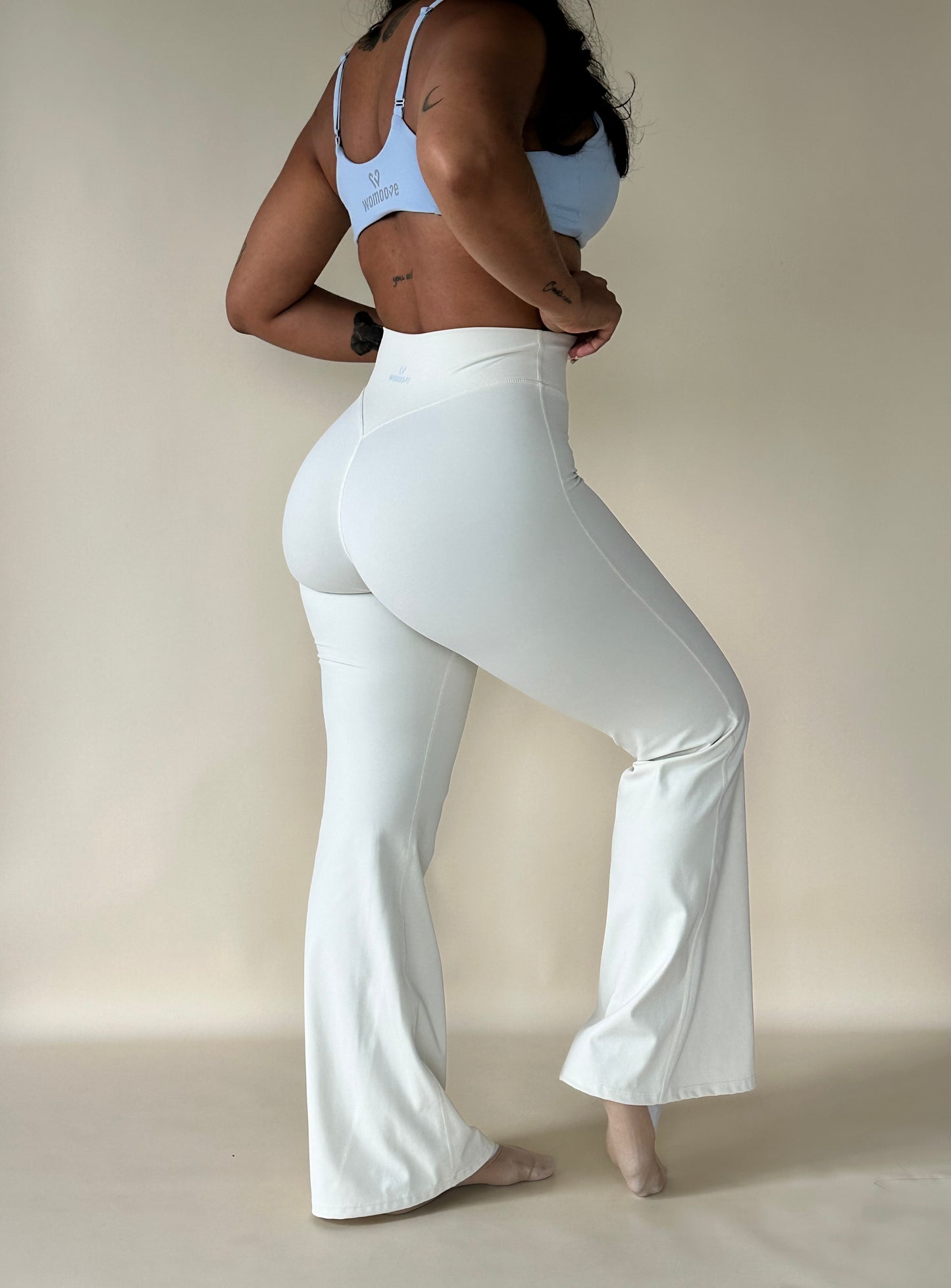 Classic high-waisted flare leggings