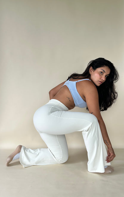 Classic high-waisted flare leggings