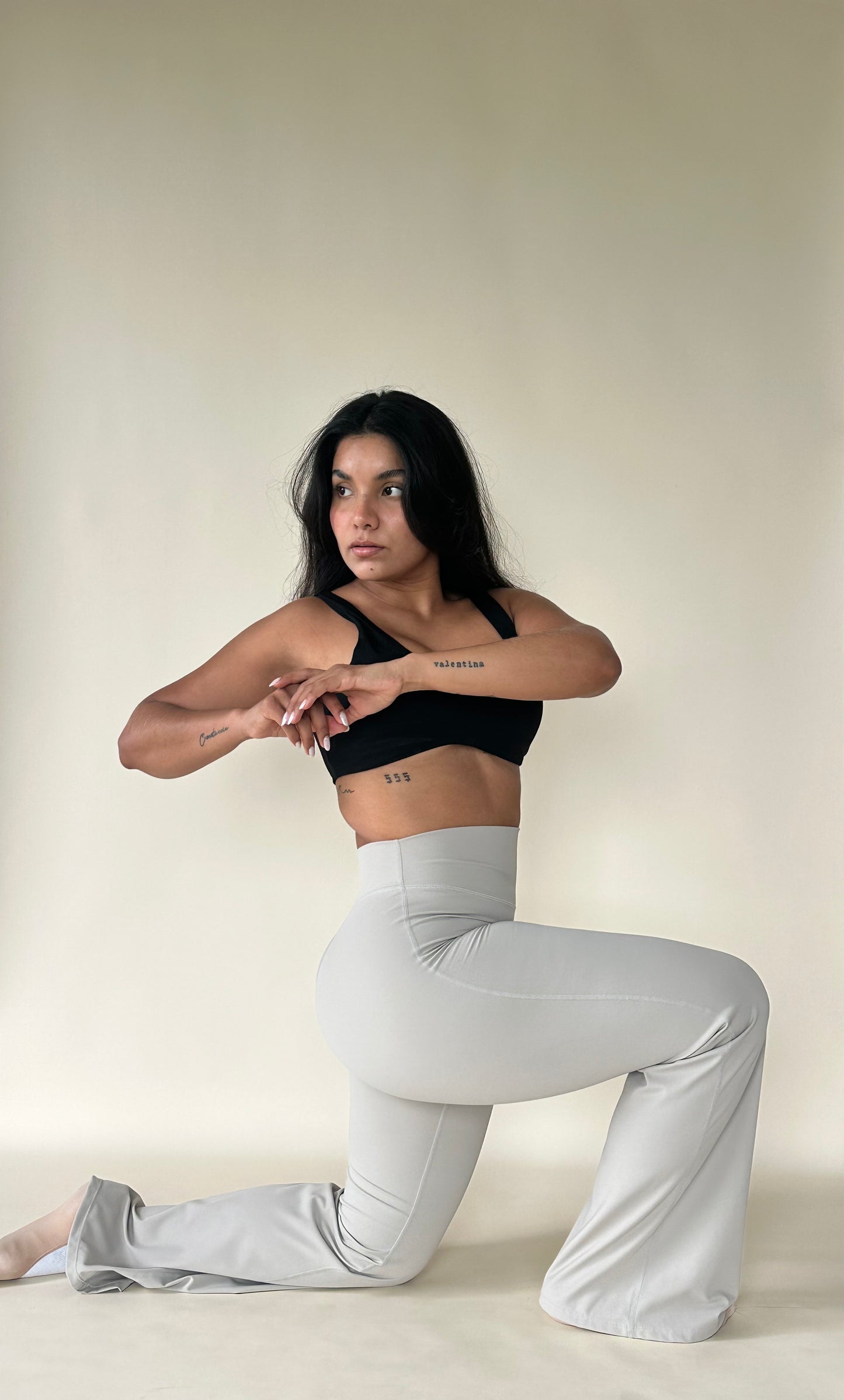 Classic high-waisted flare leggings