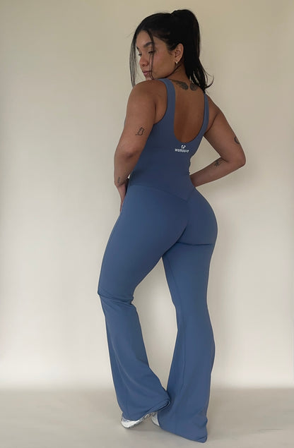 SOFTMOVE-SCULPT FLARE SUIT