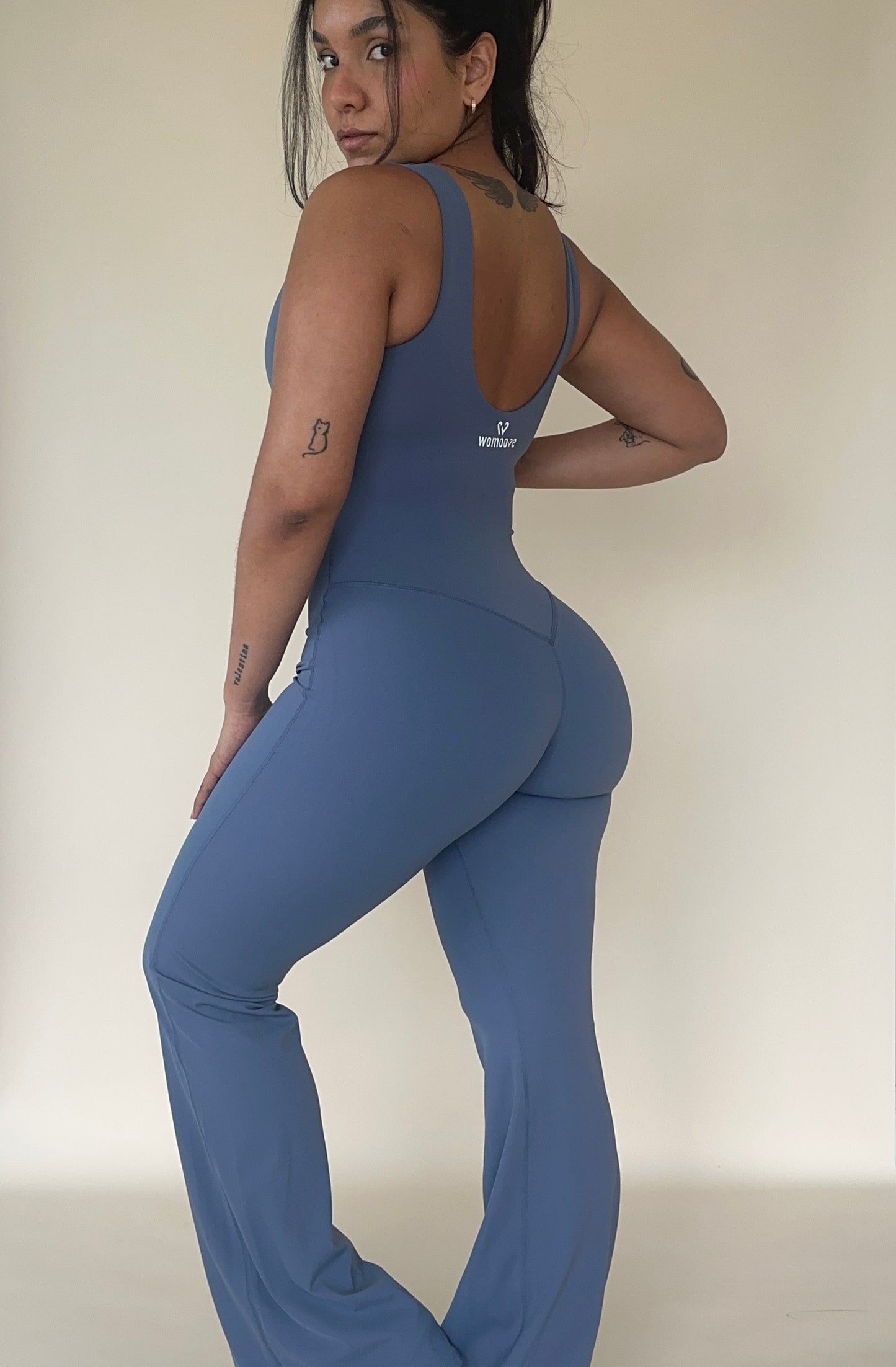 SOFTMOVE-SCULPT FLARE SUIT