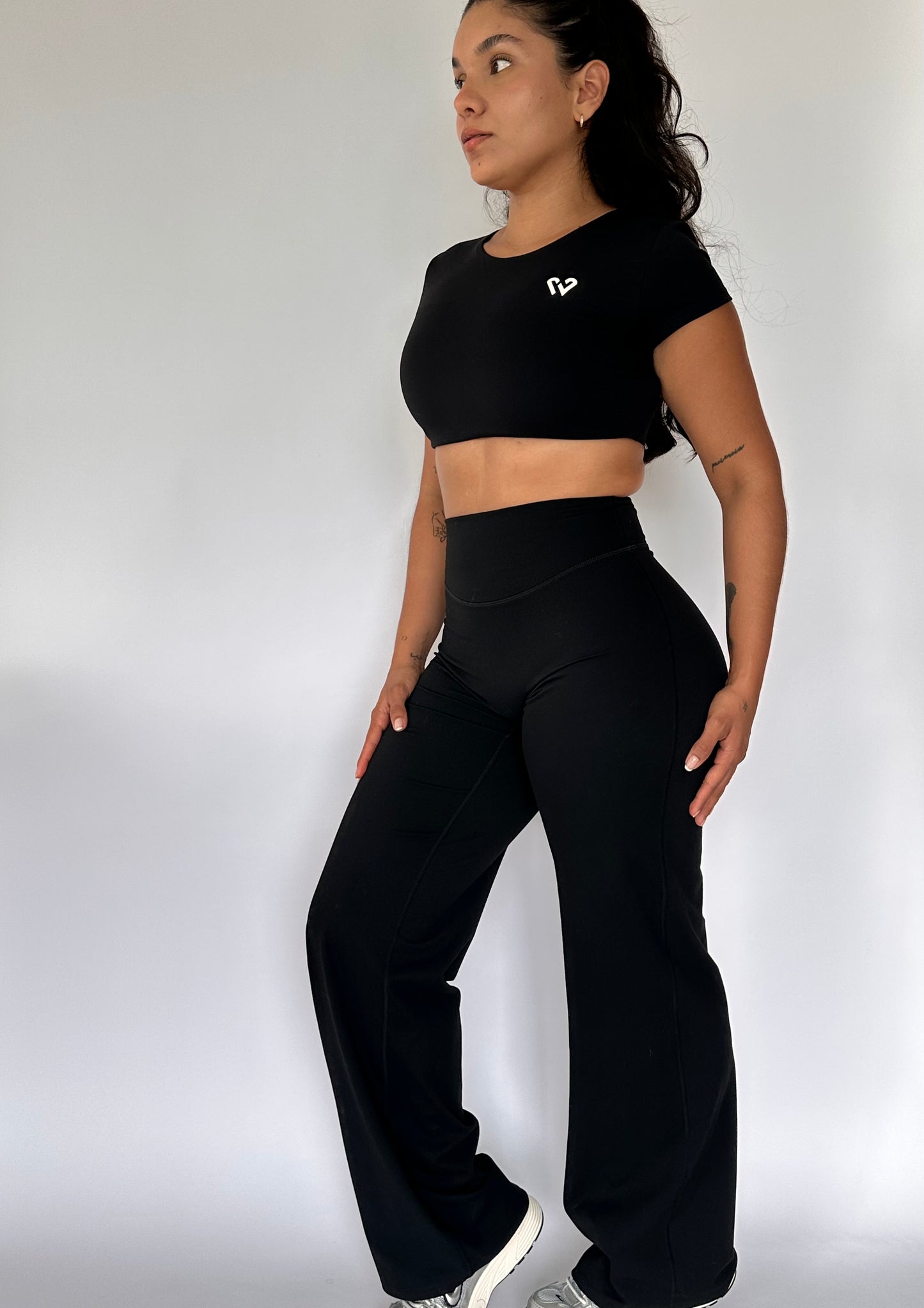 CROP TOP SHORT SLEEVE