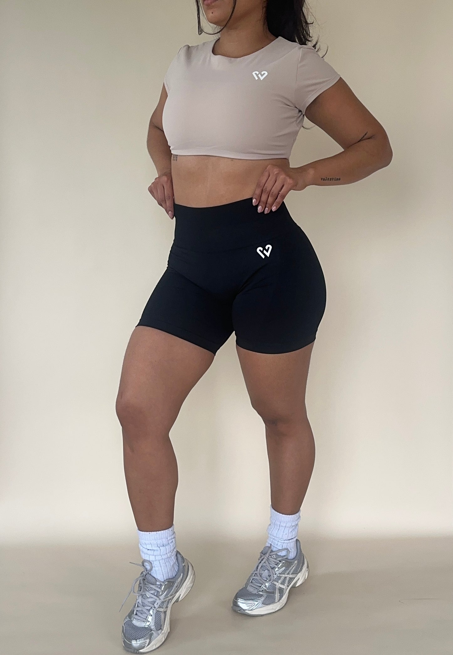 FORMMOVE-SCULPT SHORT