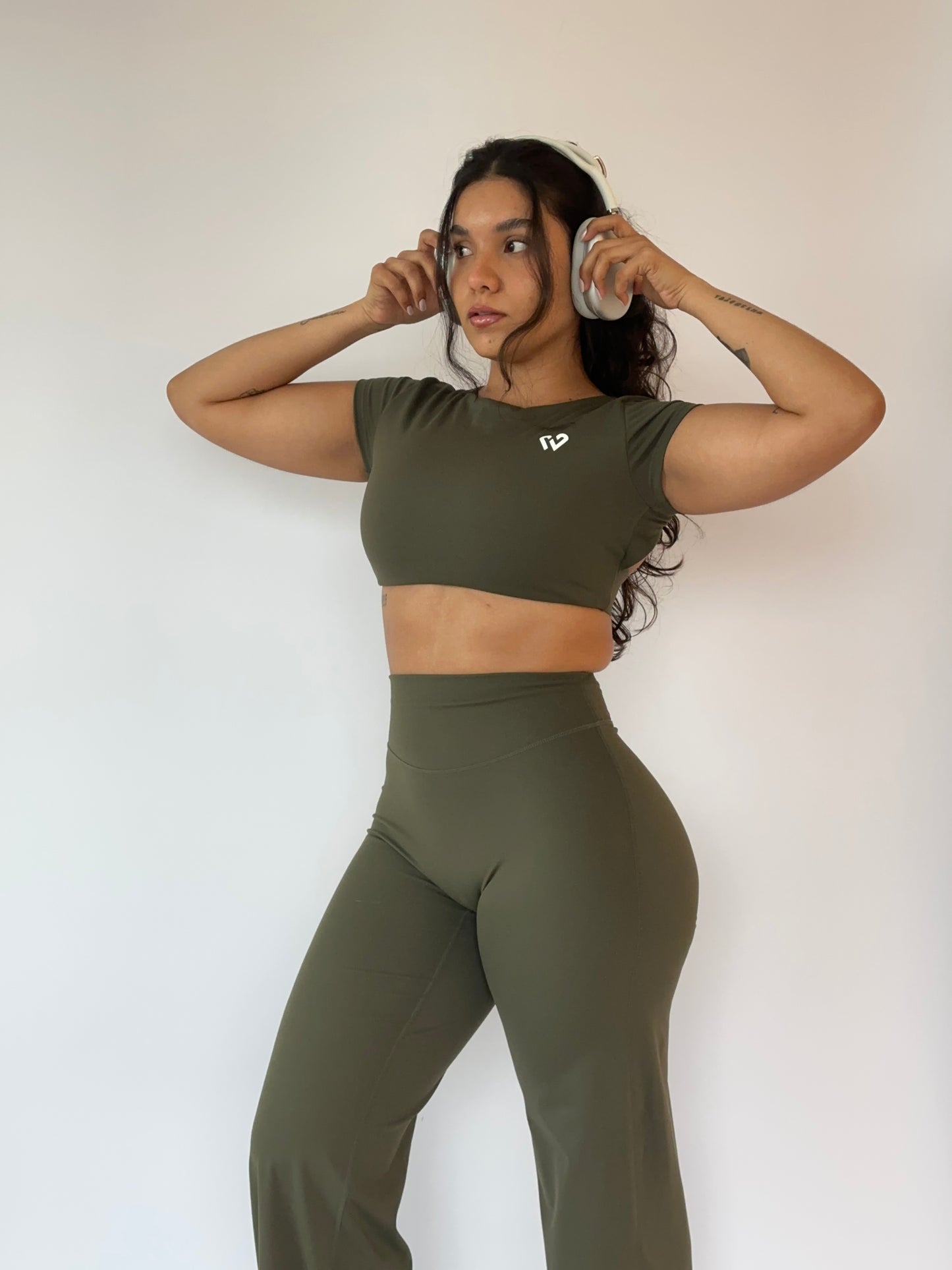 SOFTMOVE-CROP TOP SHORT SLEEVE