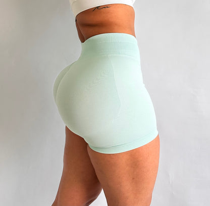 Shorts V
