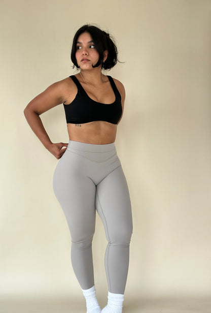 Classic high-waisted soft leggings