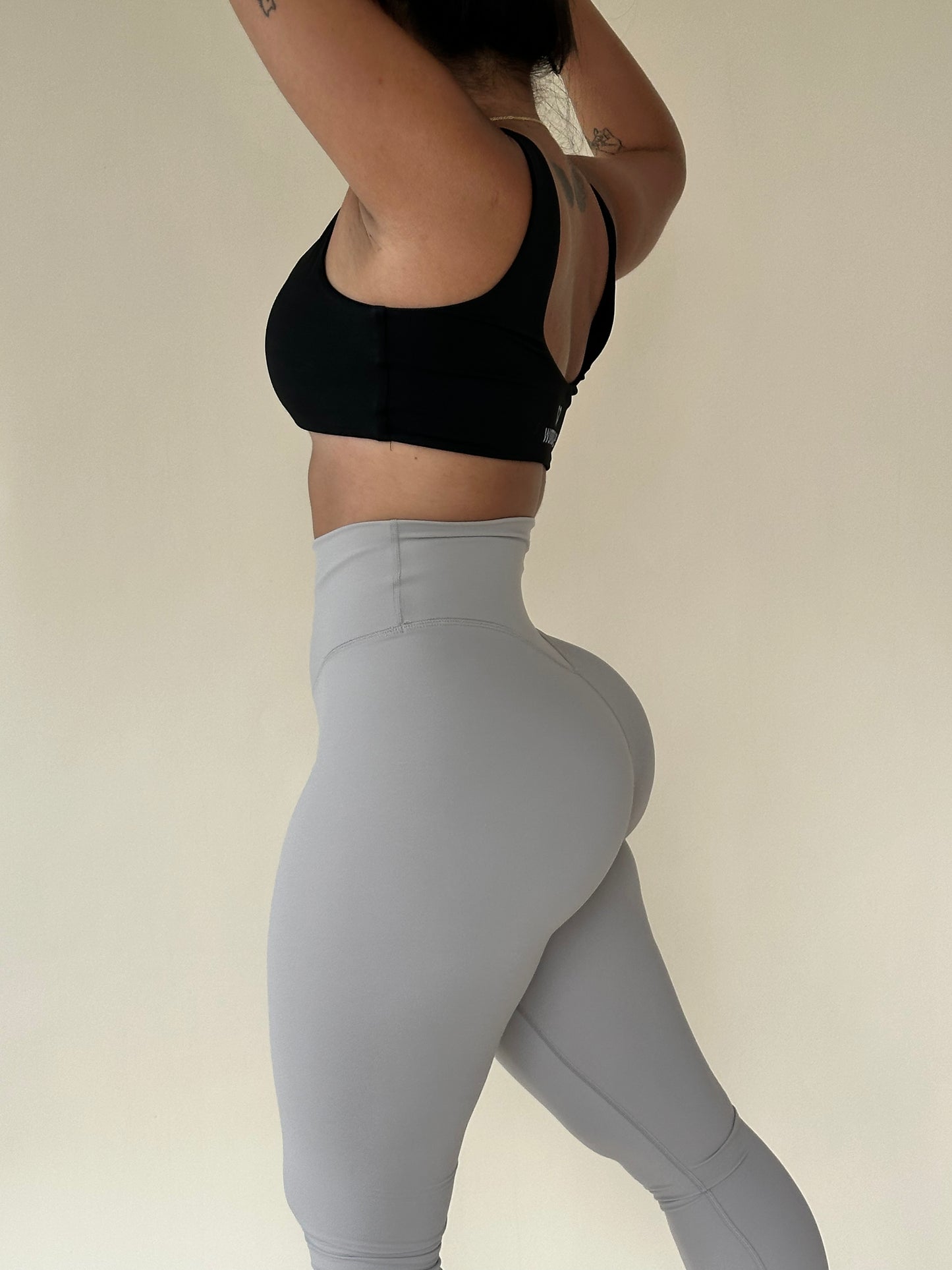 Classic high-waisted soft leggings
