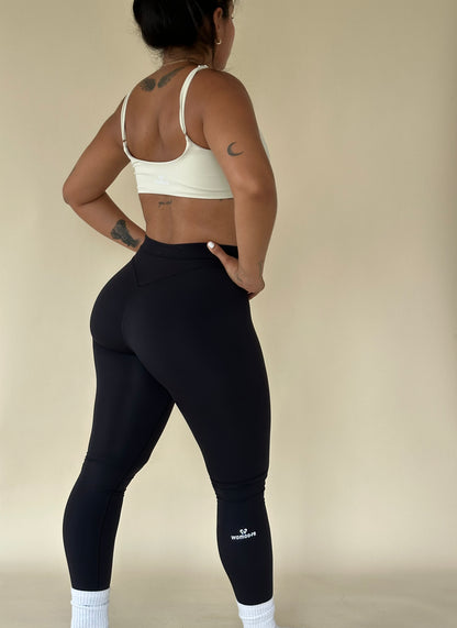 Classic high-waisted soft leggings
