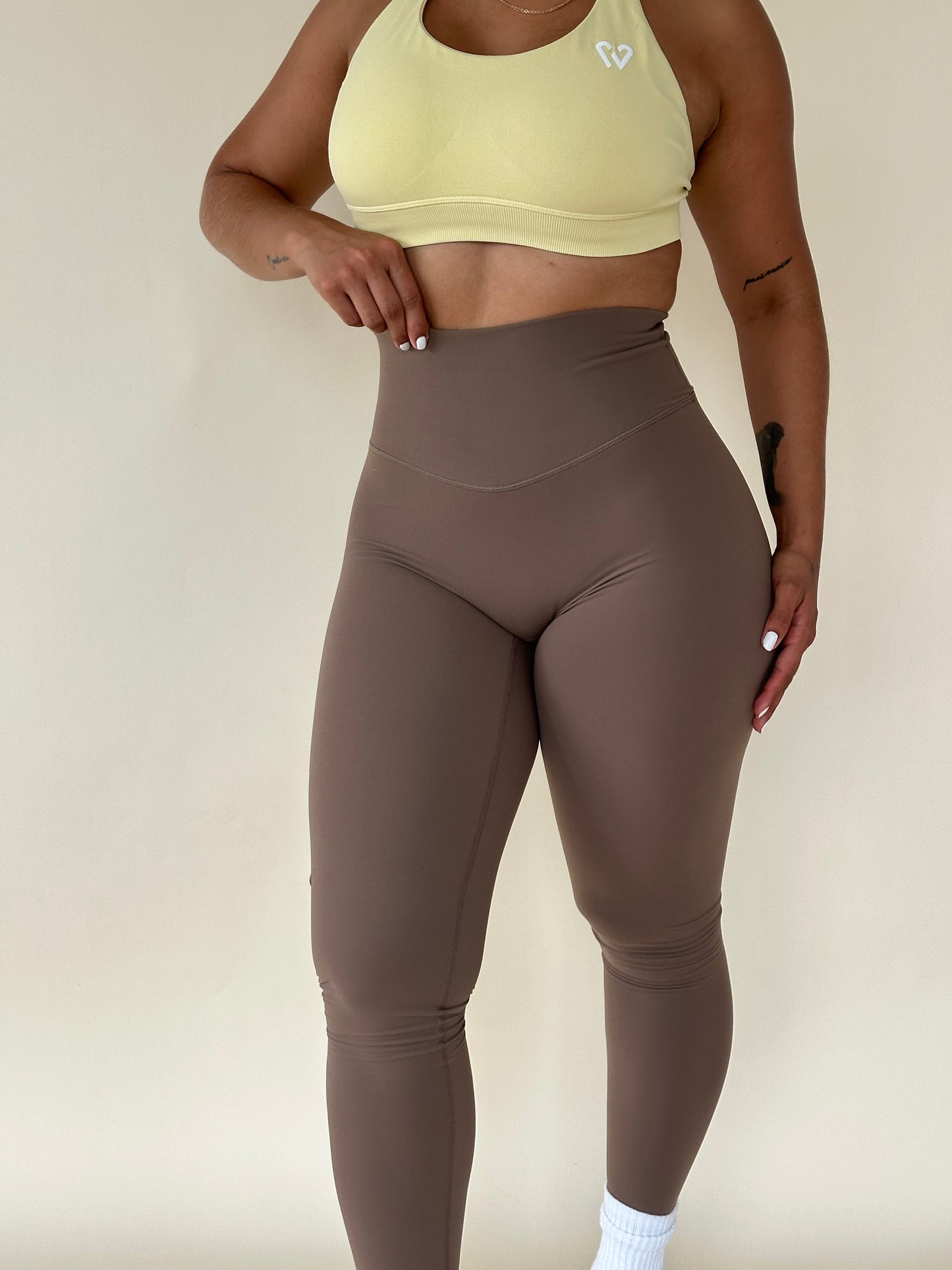 Classic high-waisted soft leggings
