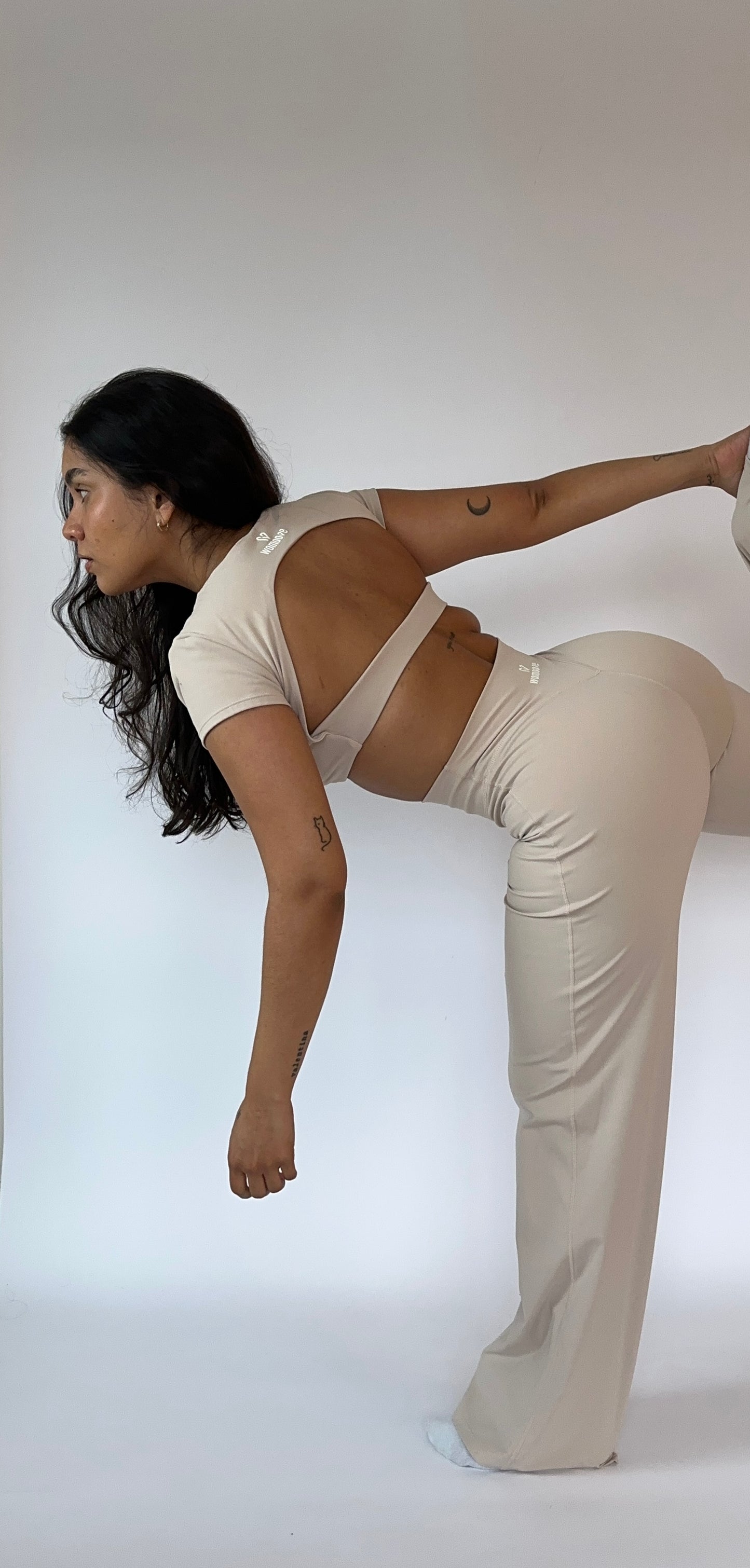 SOFTMOVE-CROP TOP SHORT SLEEVE