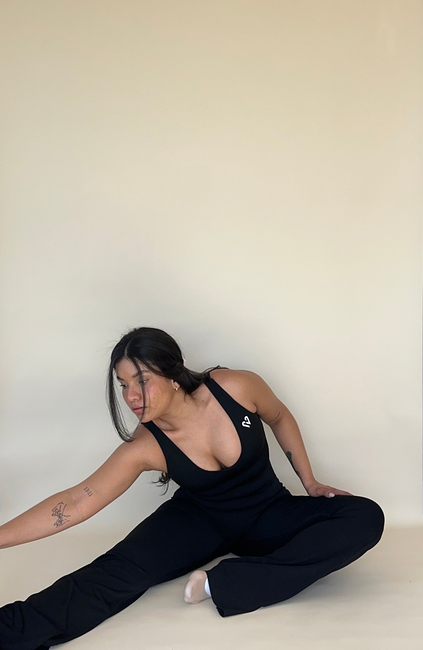 SOFTMOVE-SCULPT FLARE SUIT