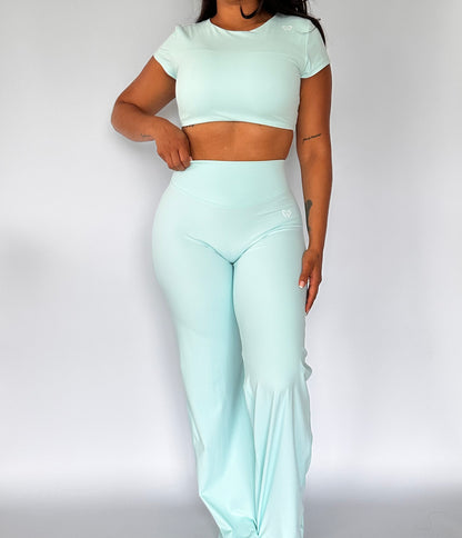 CROP TOP SHORT SLEEVE