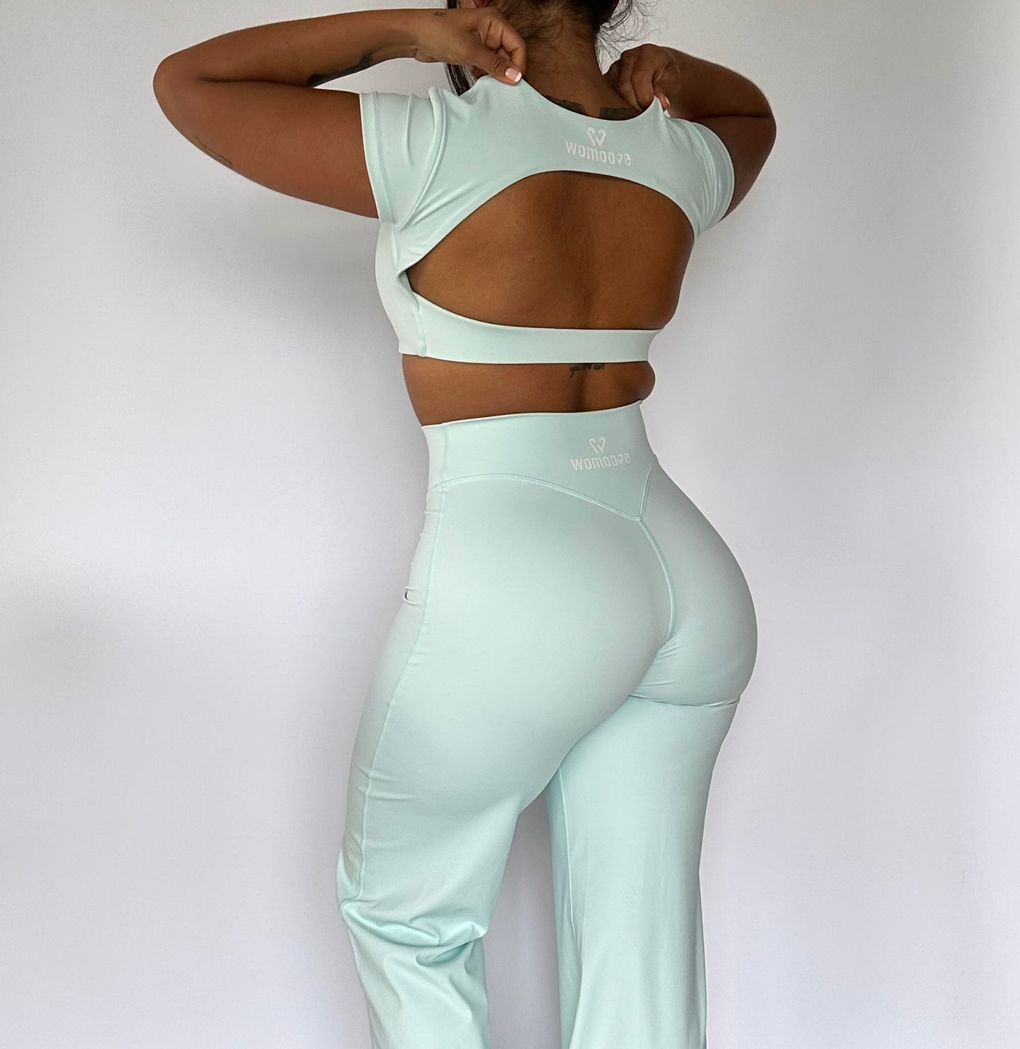 CROP TOP SHORT SLEEVE