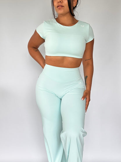 CROP TOP SHORT SLEEVE